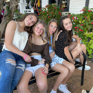 Meet your Posher, Mia